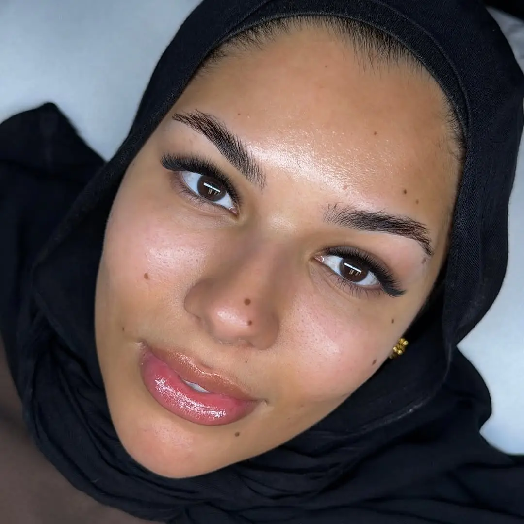Soft custom lash set by Lashes By Elma